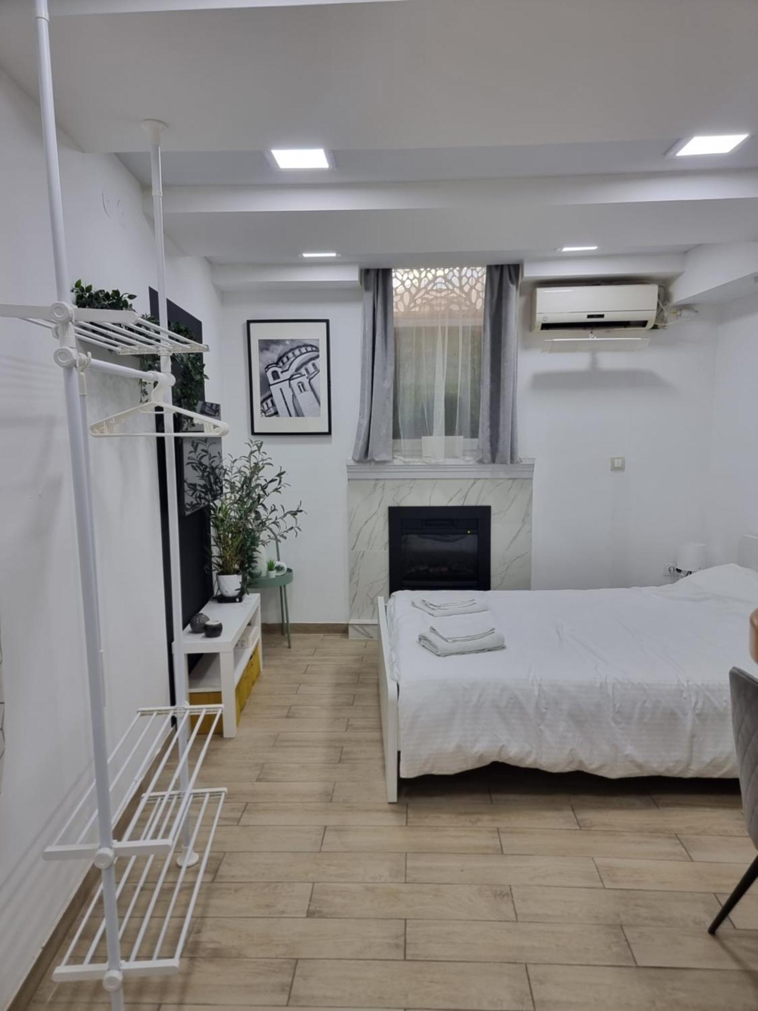 Elegant Yellow Submarine Appartement Belgrado Buitenkant foto
